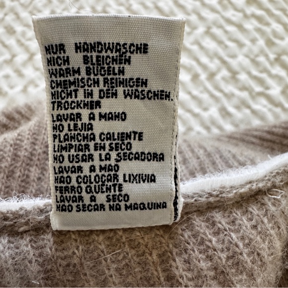Vintage United Colors of Benetton Taupe V-Neck Sweater, Wool + Angora, Small - Picture 5 of 12